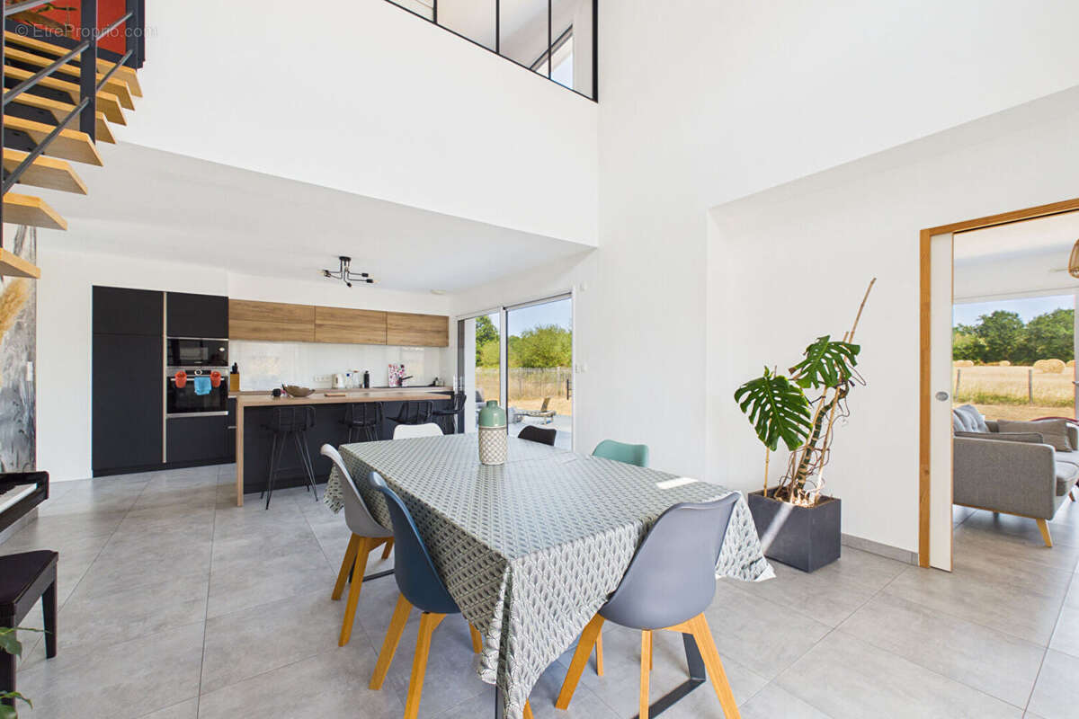 Maison contemporaine de plain pied -156 m² - terrain 1040 m² - la roche sur yon - photo 7