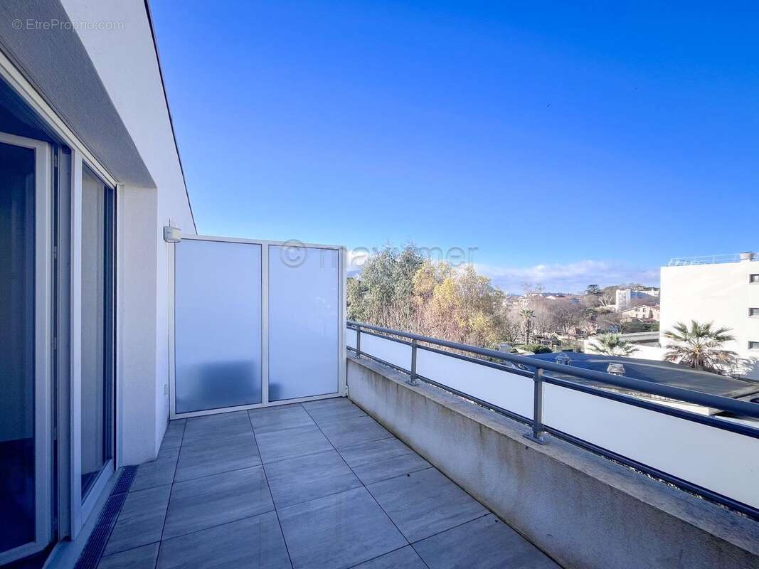 Appartement T3 - terrasse - box double - dernier étage -Les Camoins - 13011 Marseille n°8 - Appartement à MARSEILLE-11E
