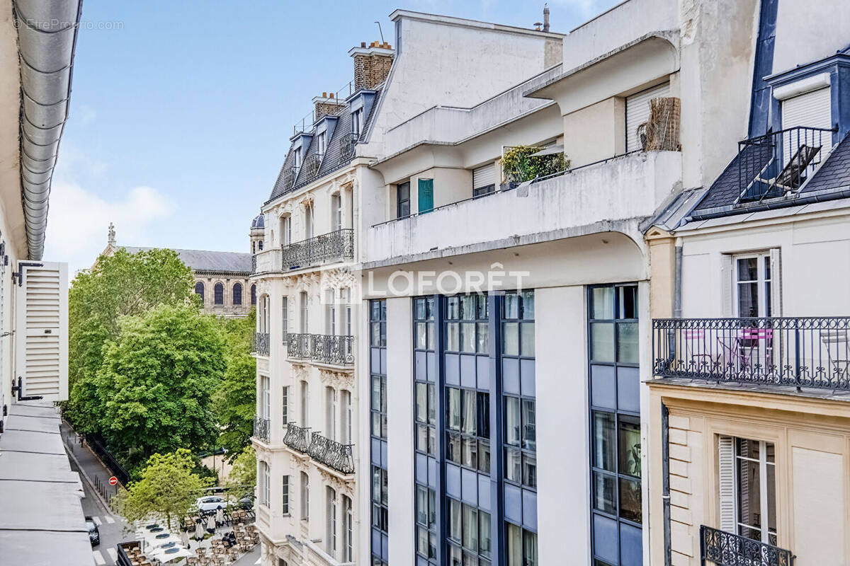 Appartement à PARIS-8E