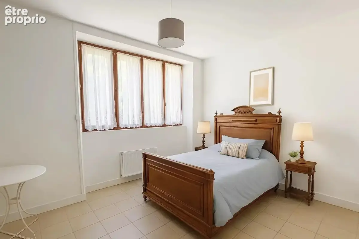 Appartement 8 pièces 227 m² à vendre à Chalus (87230) - photo 5