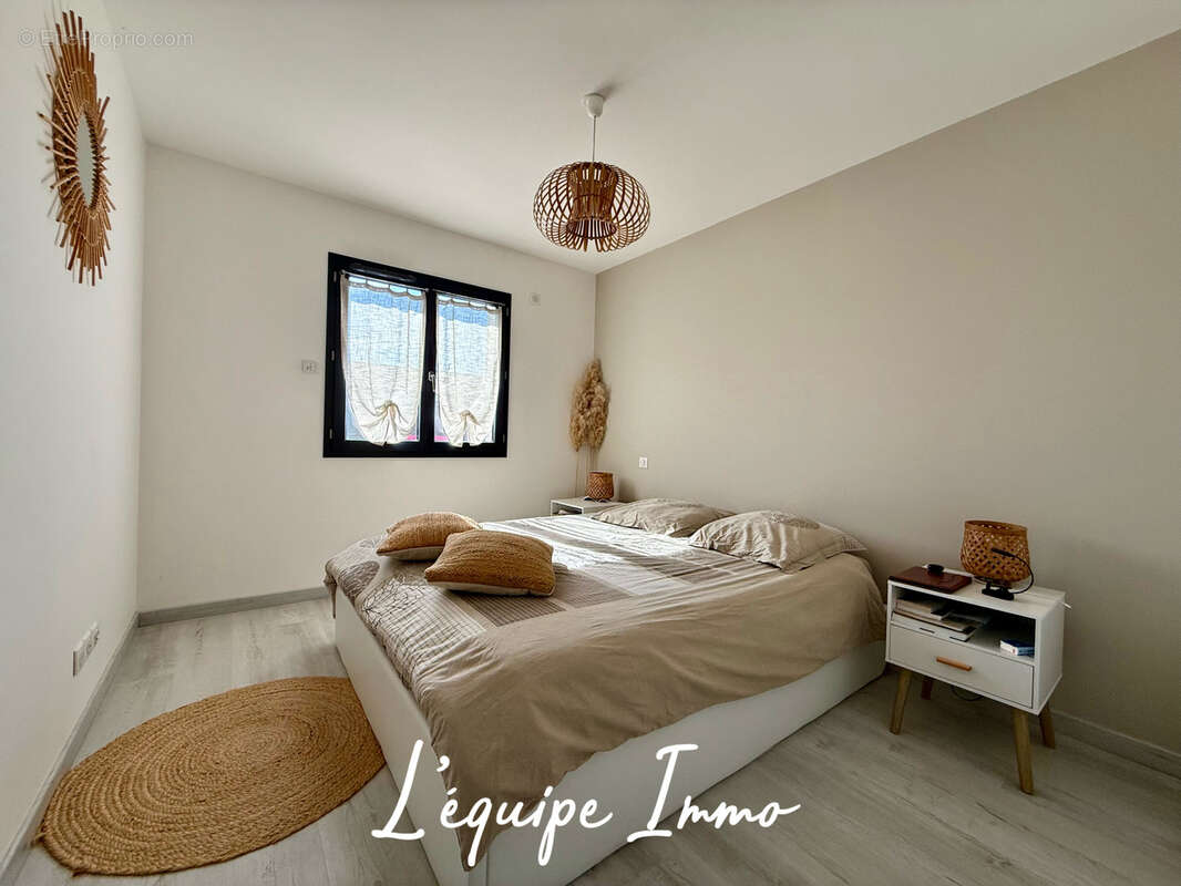 Maison contemporaine T5 de 120m2 sur 467m2 - photo 7