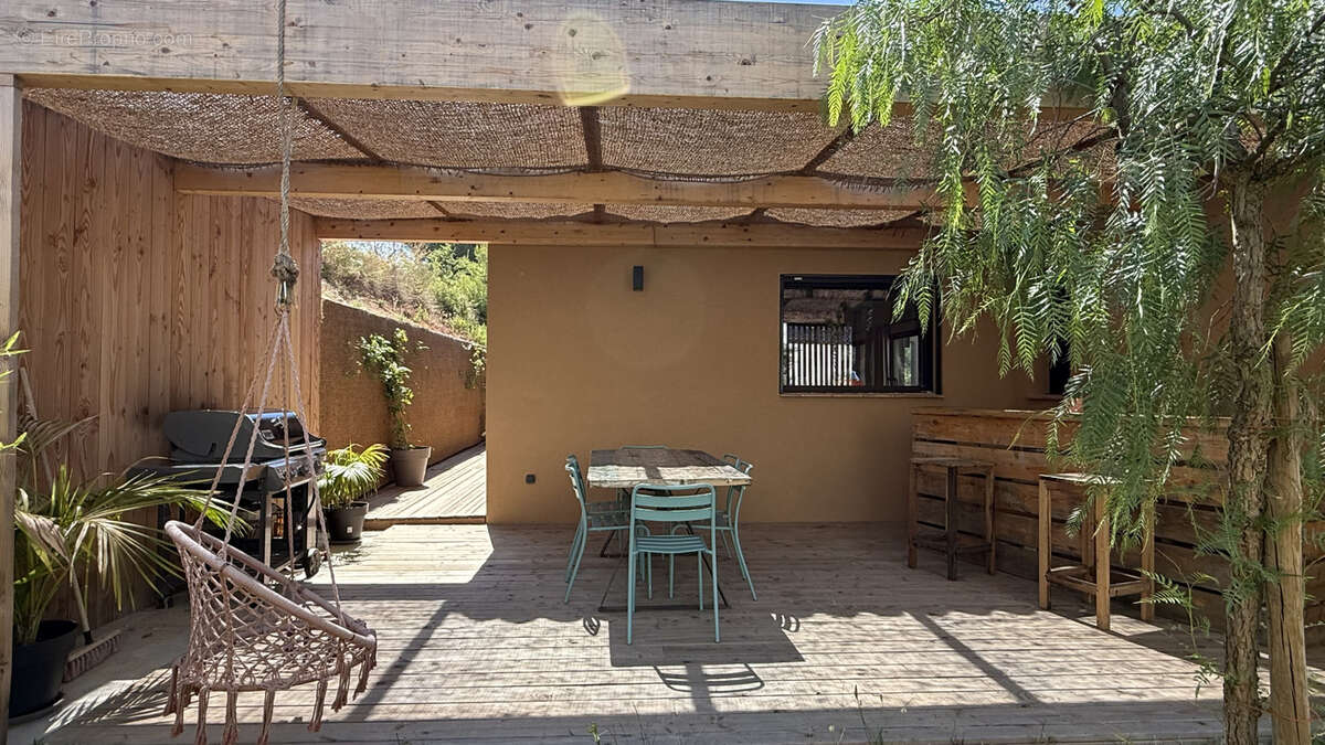 Maison à LE CASTELLET