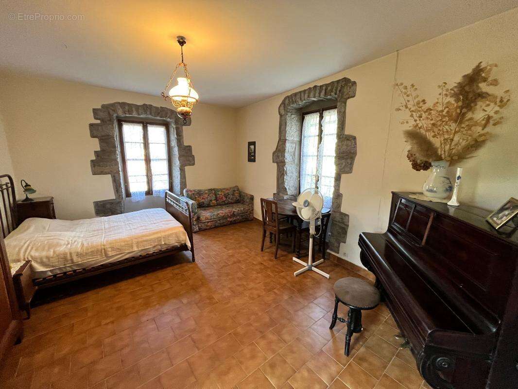 Maison à SAINT-ALBAN-AURIOLLES