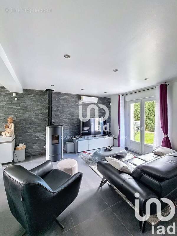 Photo 2 - Maison à BRIE-COMTE-ROBERT