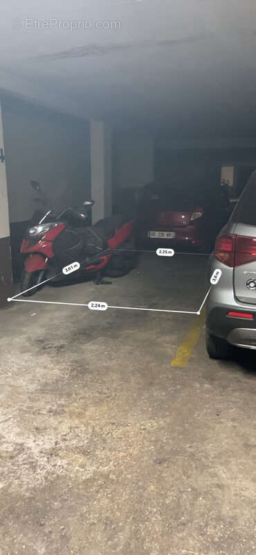 Parking à PARIS-20E