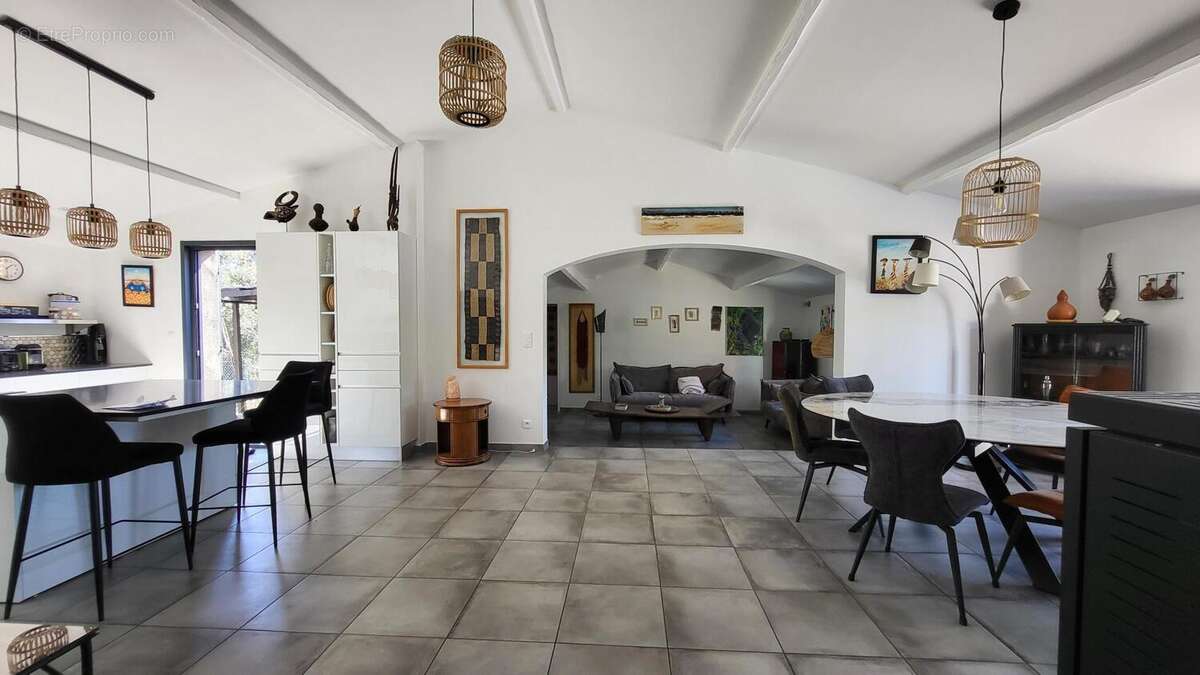 Maison 180 m² à Vives  - photo 5