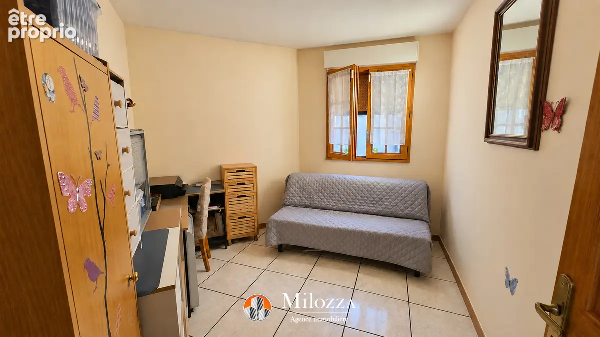 Maison 5 pièces avec piscine et double garage - L'Isle-d'Abeau, Trois Vallons - photo 9