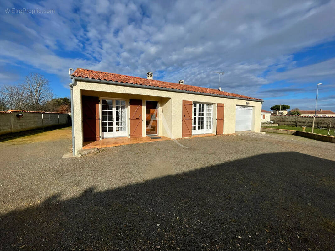 Maison à SAINT-HILAIRE-LA-FORET