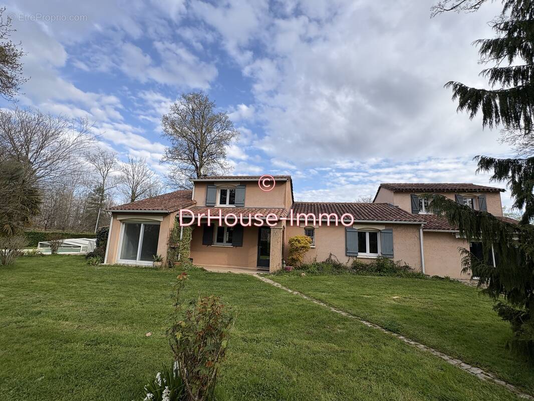 Maison à SAINT-ESTEPHE