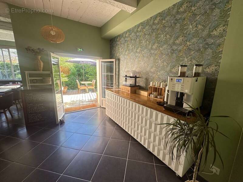 Commerce à COLLOBRIERES