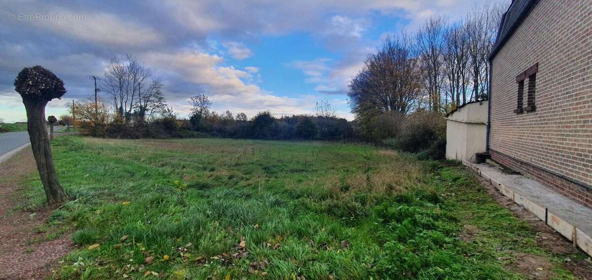 Terrain à ELINCOURT