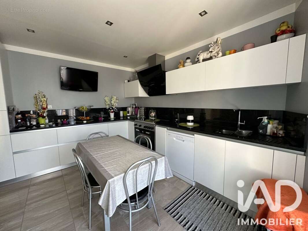 Maison 112 m² à Issoudun  - photo 2