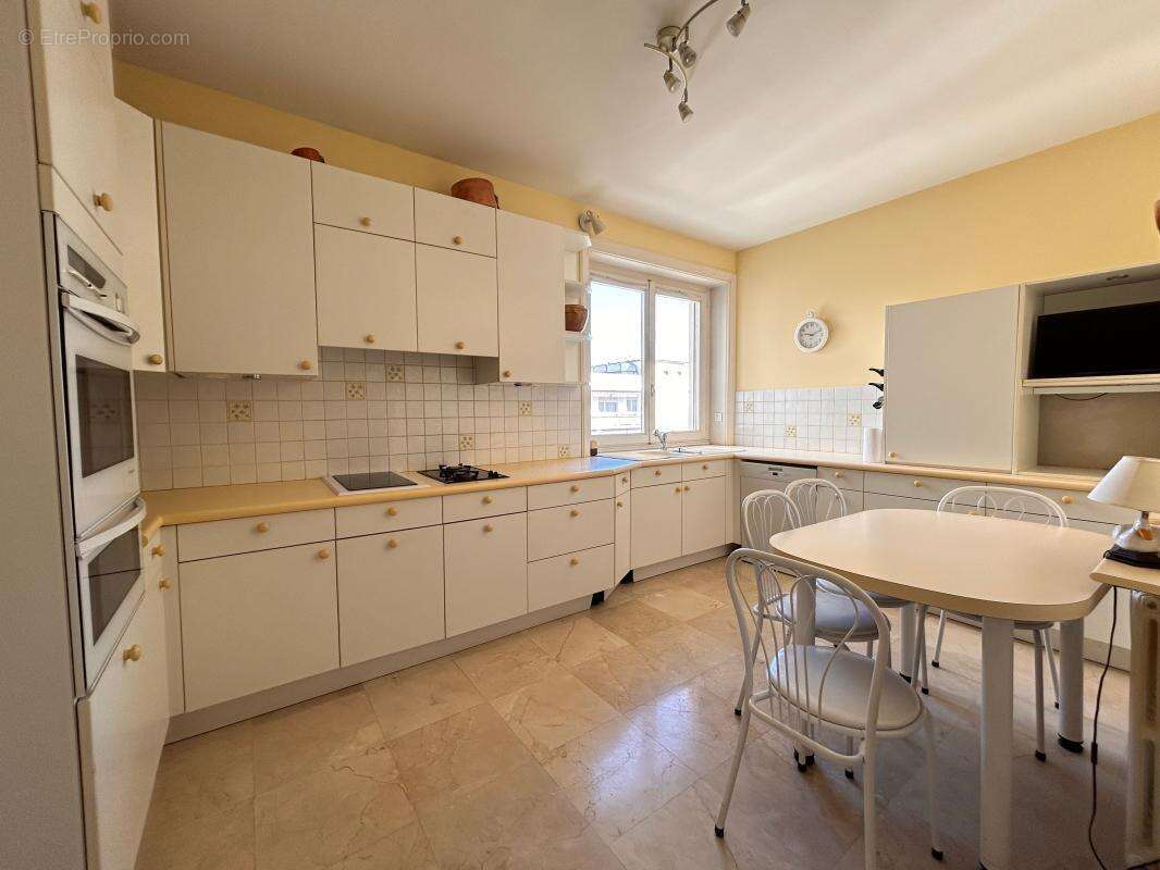 Appartement à LYON-6E