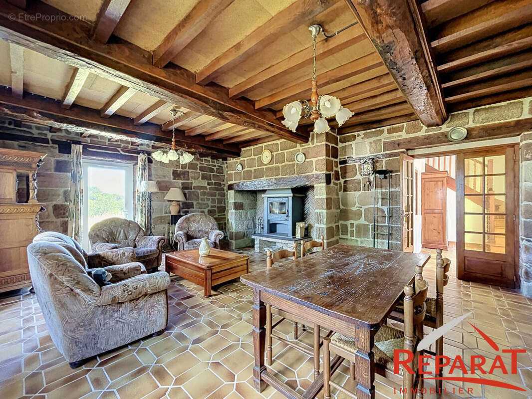 Maison 265 m² à Saint-Aulaire  - photo 3