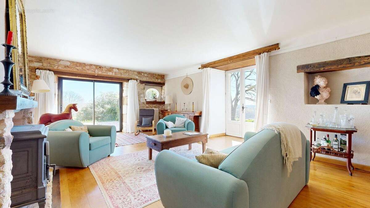 Proprieteavecgitesetpiscineetvuepanoramique0425202 - Maison à CARVES