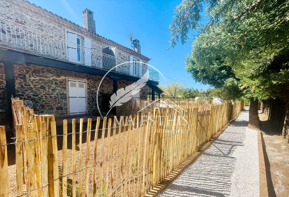 Appartement à HYERES