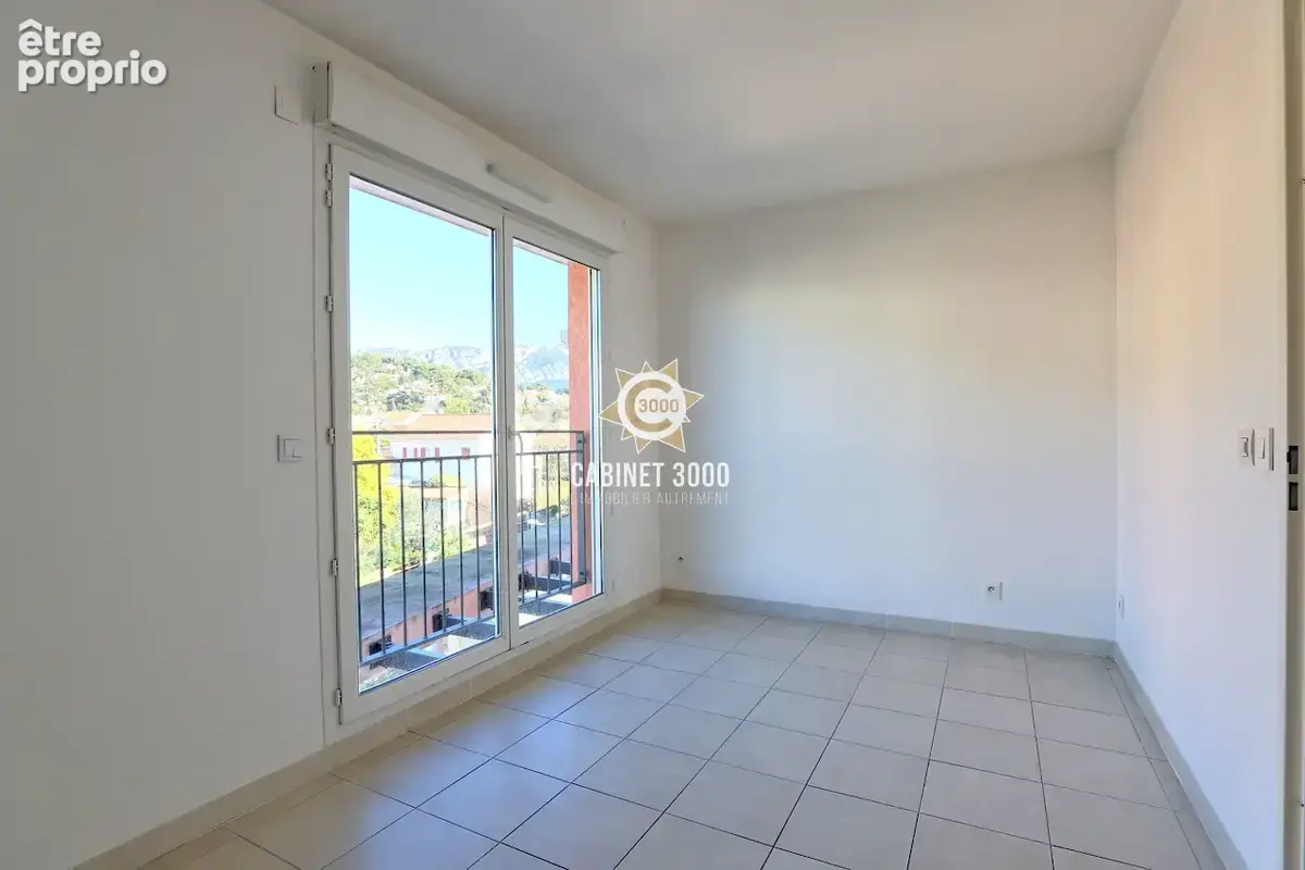 M2324 - TOULON - Brunet - Appartement T3 - Dernier étage - Terrasse -  Garage - photo 5