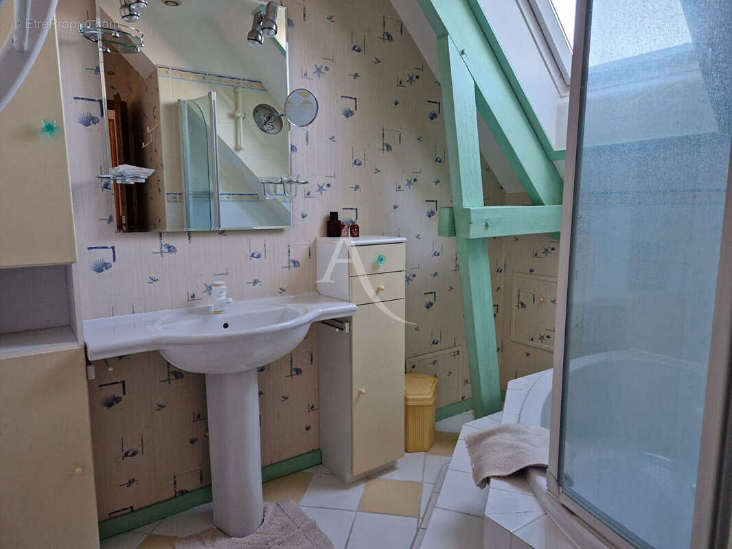 Maison à SAINT-BARTHELEMY-D'ANJOU