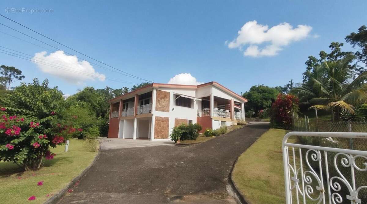 Maison 170 m² à Saint-Joseph  - photo 2