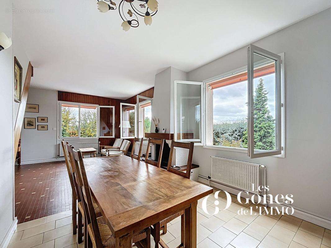 Maison à FRANCHEVILLE