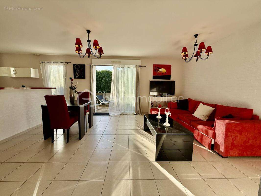 Maison à CORME-ROYAL