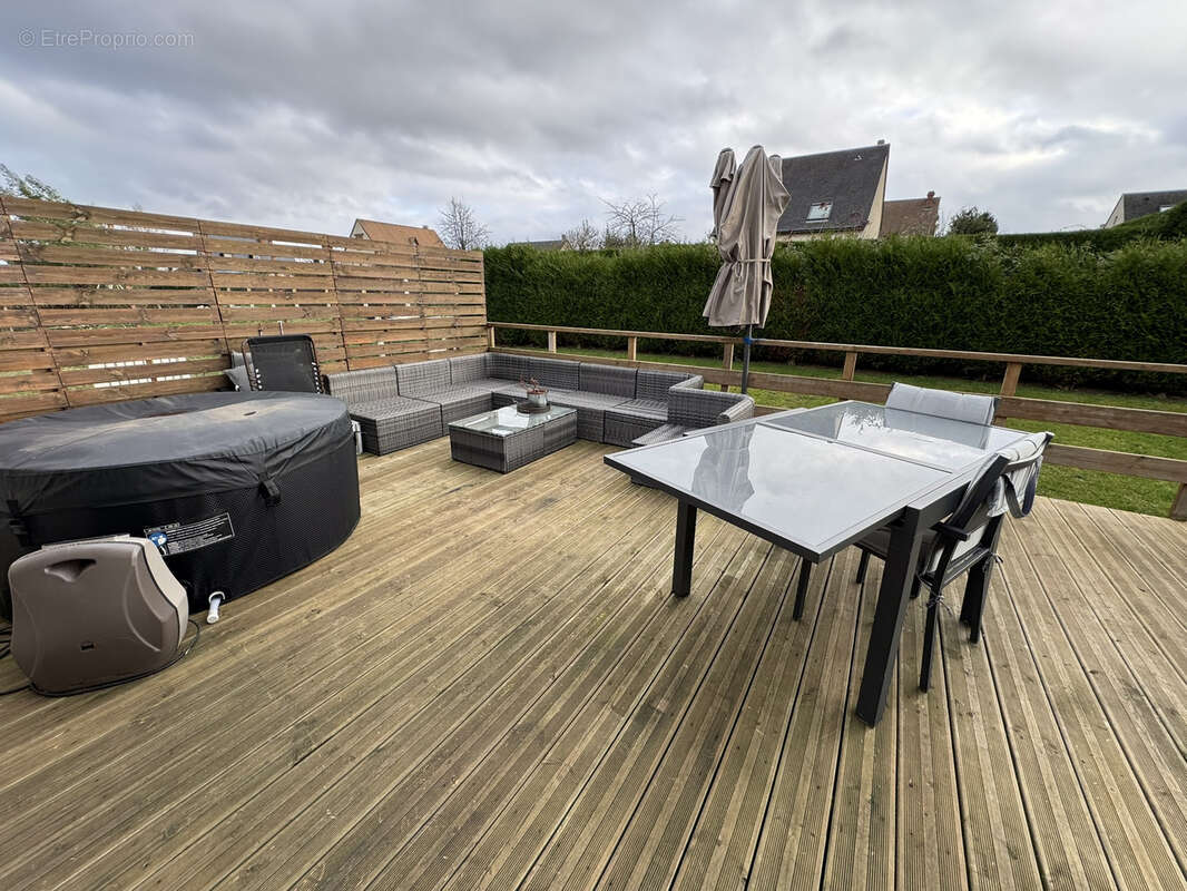 Maison à LA RIVIERE-SAINT-SAUVEUR