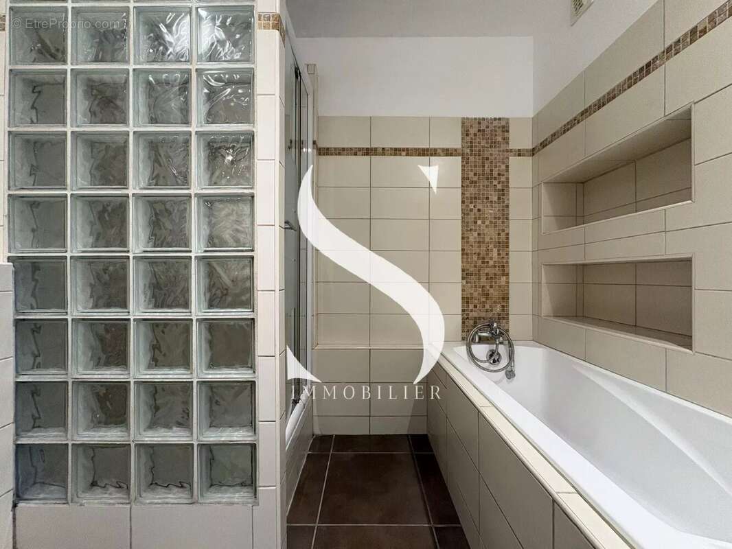 Appartement à VALLAURIS