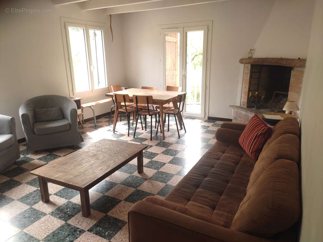 Maison en pierres avec jardin - photo 2