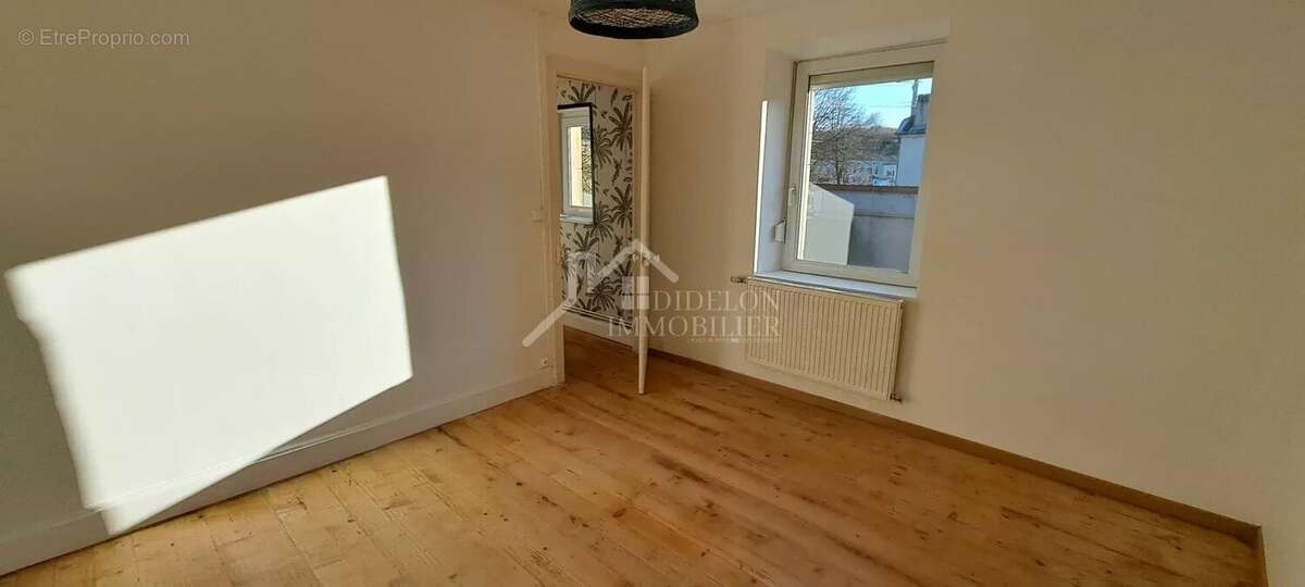 Maison à THIAUCOURT-REGNIEVILLE