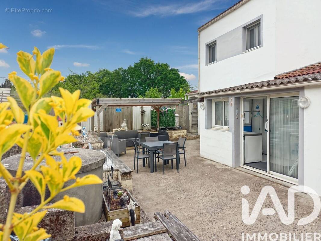 Photo 1 - Maison à POIROUX