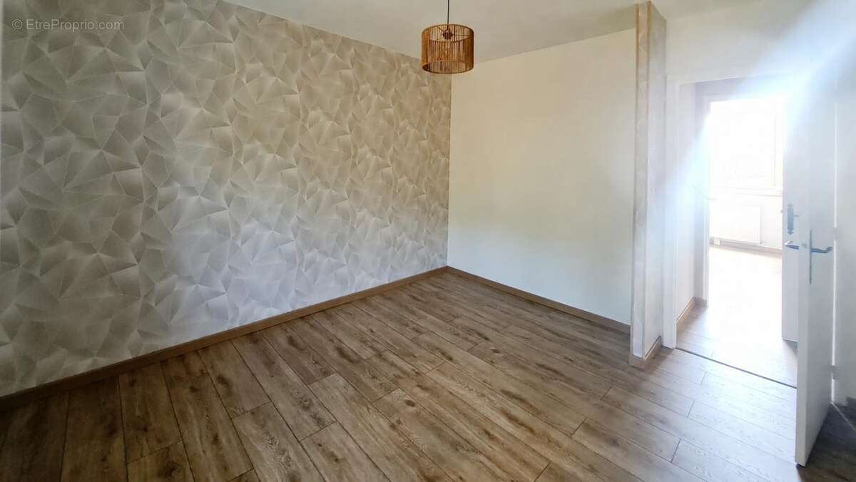 Villa 195 m² - 5 chambres - Terrain 5 267 m² - photo 9