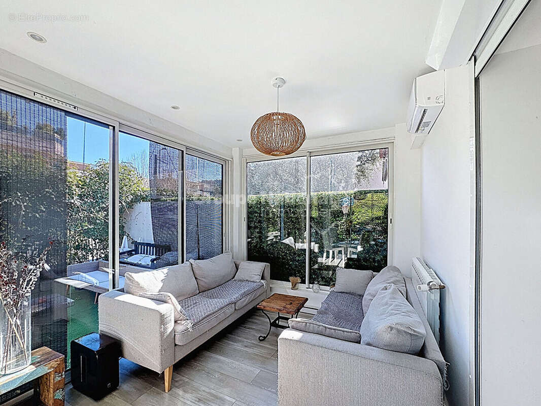 Maison à MANDELIEU-LA-NAPOULE