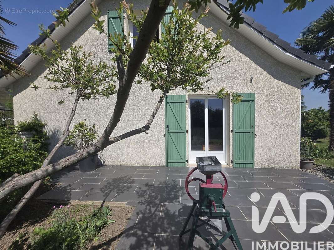 Maison 92 m² à Asasp-Arros  - photo 4