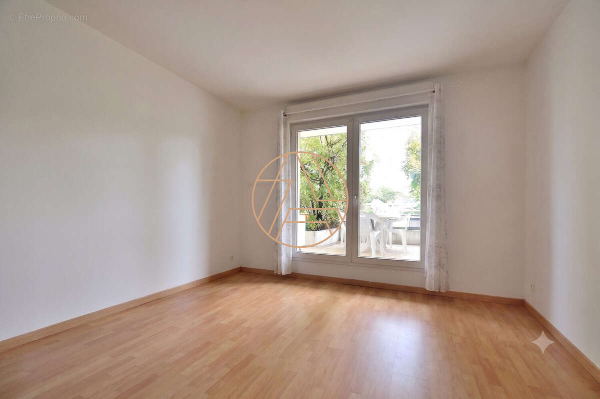 Appartement à SAINT-MAUR-DES-FOSSES