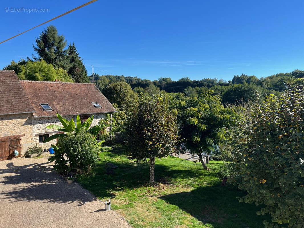 Maison à COUSSAC-BONNEVAL