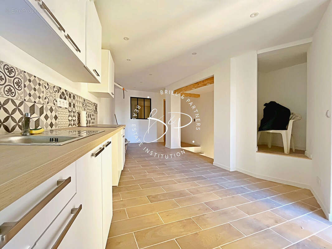 Appartement à CARCES