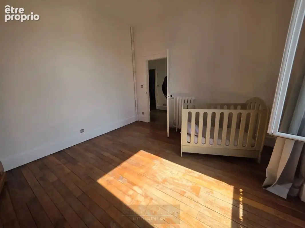 Maison de caractère de 172 m² — Gare et commerces à pied - photo 10