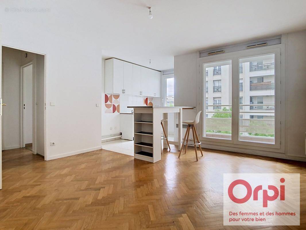 Appartement à ISSY-LES-MOULINEAUX
