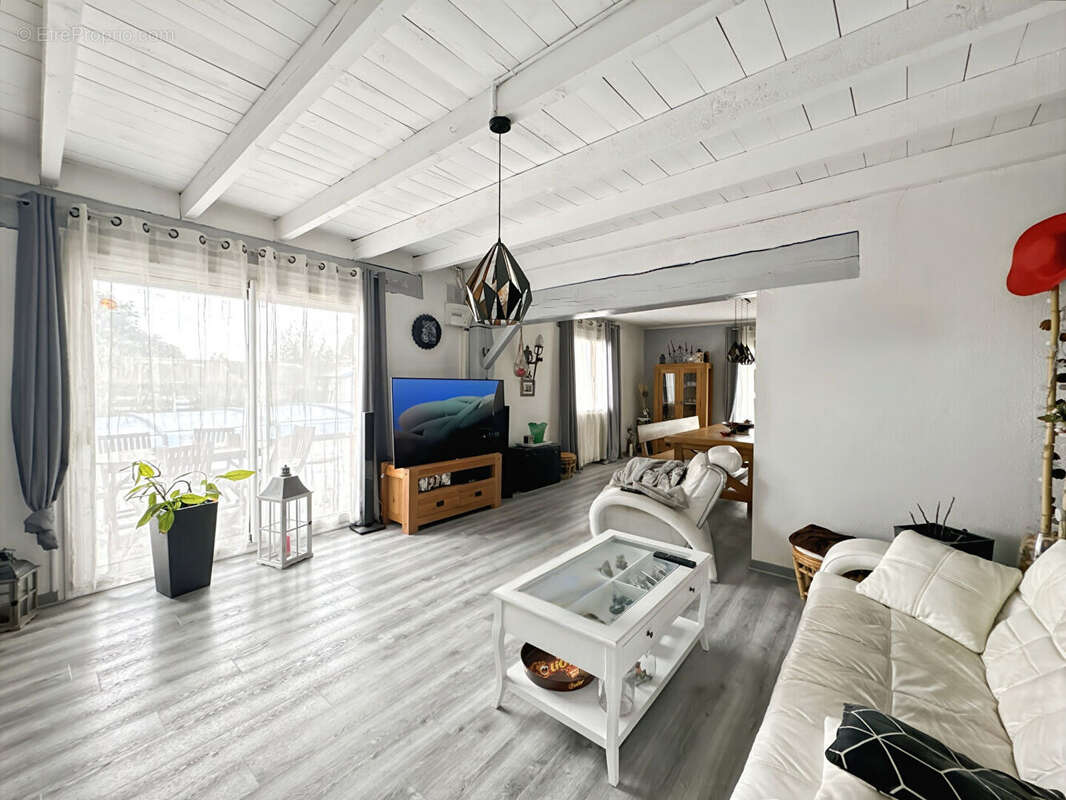 Maison à SAINT-NAUPHARY