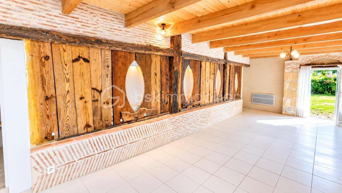  COUP DE CŒUR – Maison familiale avec magnifique parc, chai en pierre 75m² attenant et dépendance non attenante 140m² - photo 5