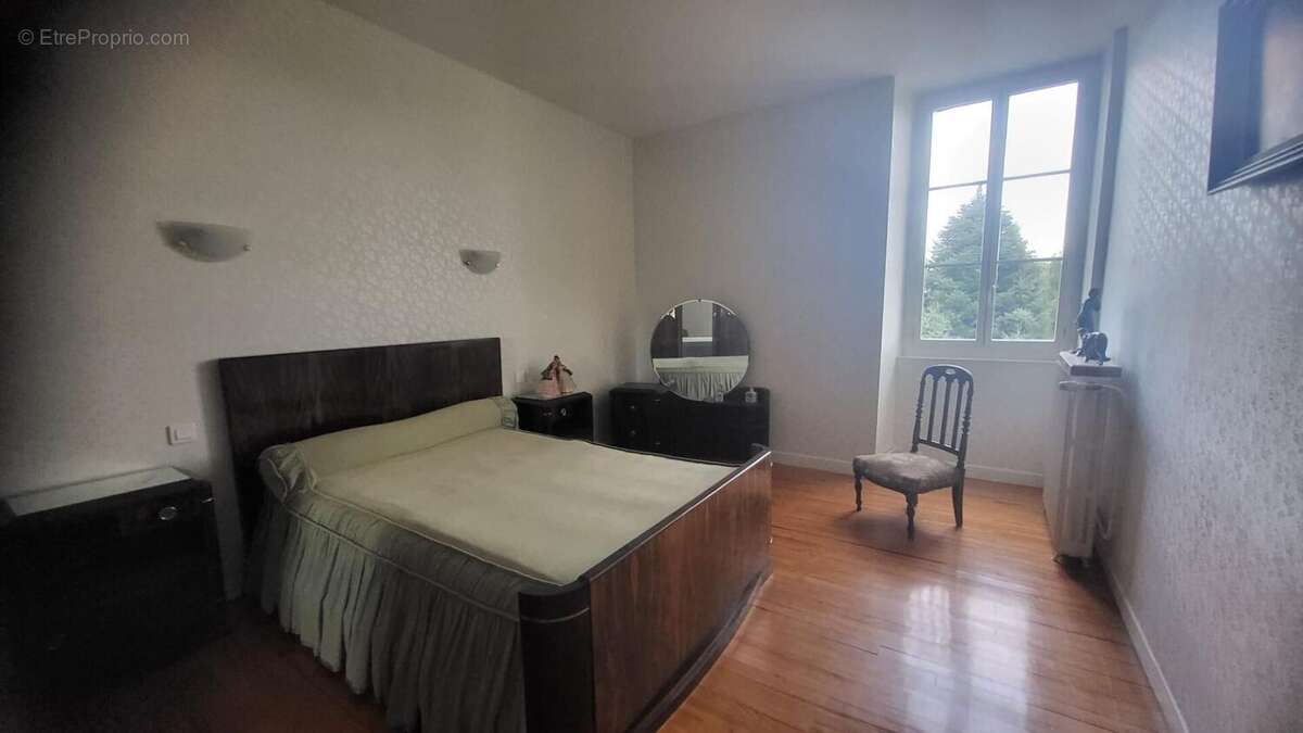 Maison 190 m² à Meillon  - photo 3