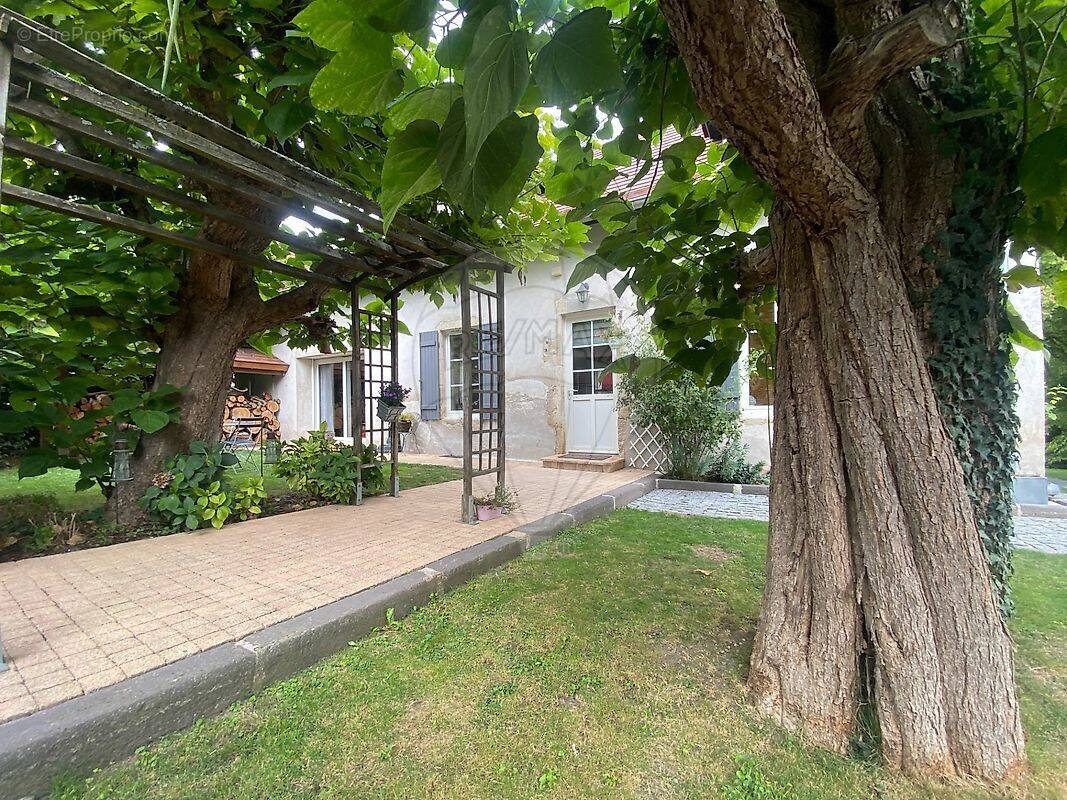 Maison à BELLERIVE-SUR-ALLIER