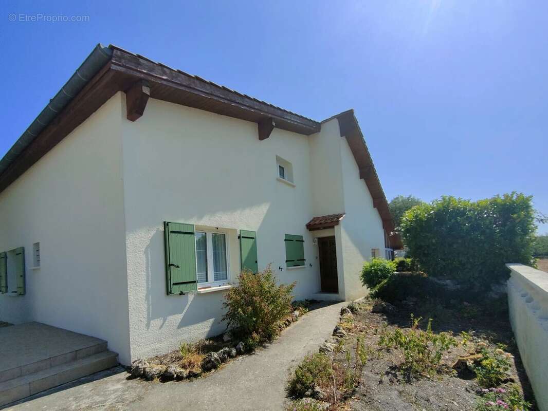 CASTRES GIRONDE, Maison de 154 m² sur 900 m² de terrain - photo 4