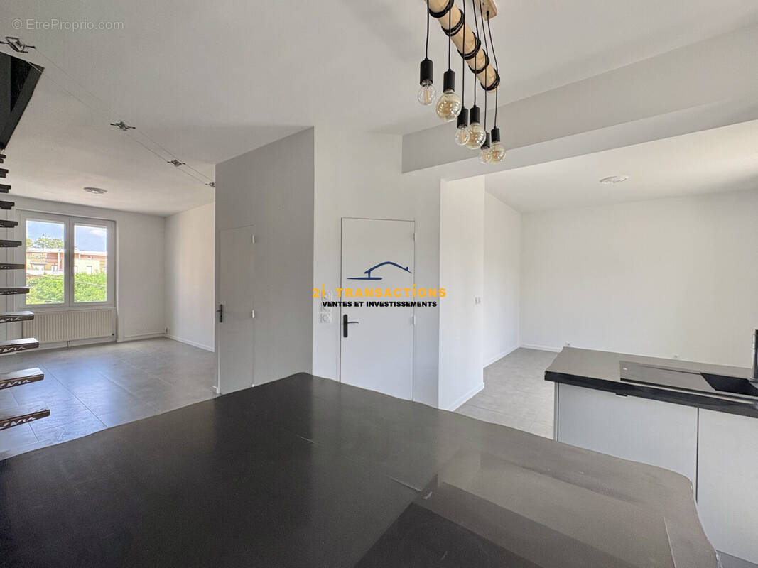 Appartement à SAINT-ETIENNE