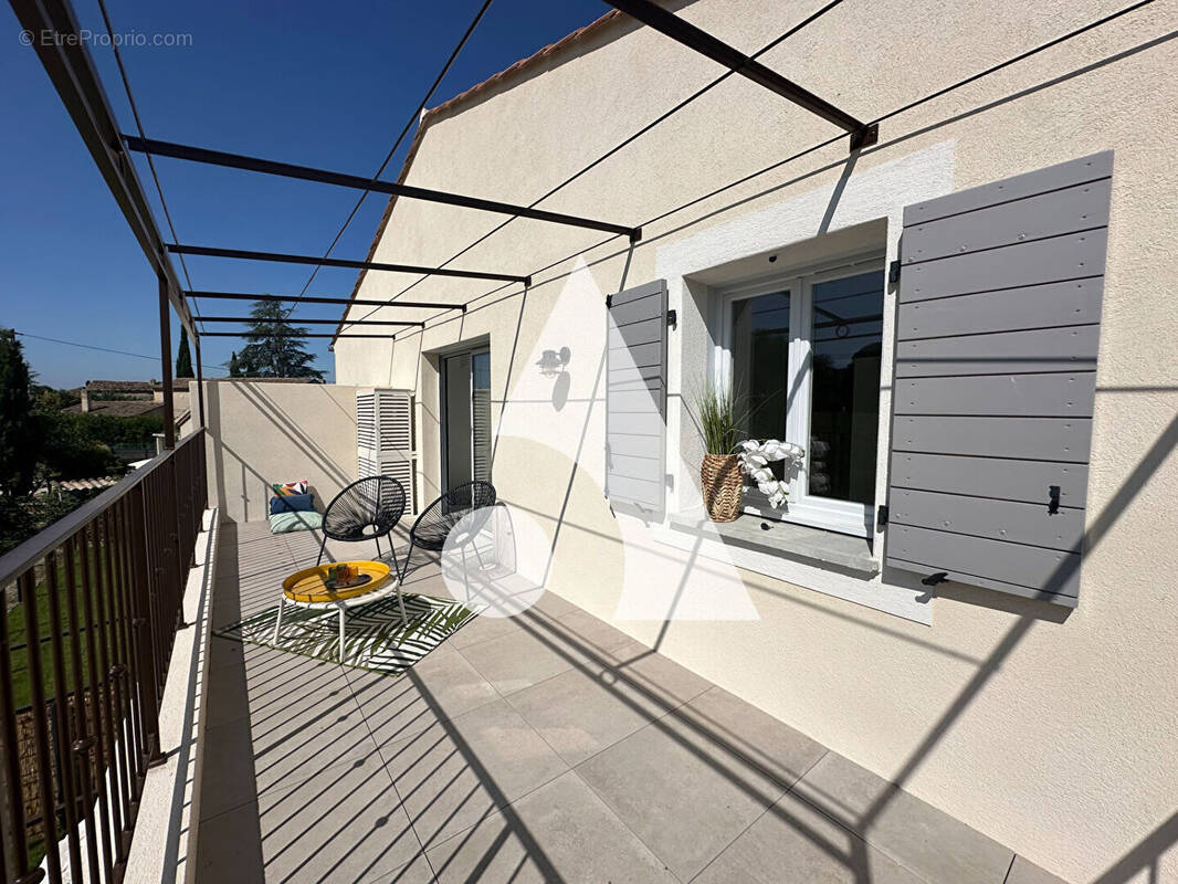 Appartement à VILLELAURE