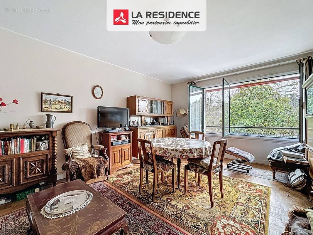 Appartement à PARIS-14E