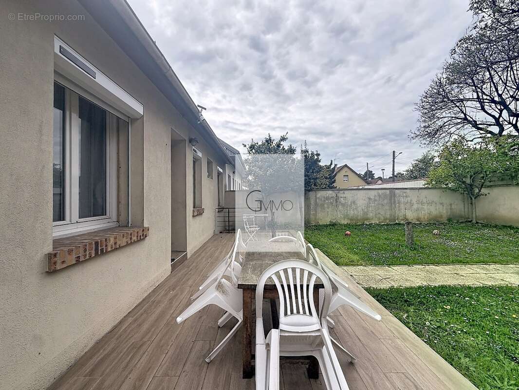 Maison à L'HAY-LES-ROSES