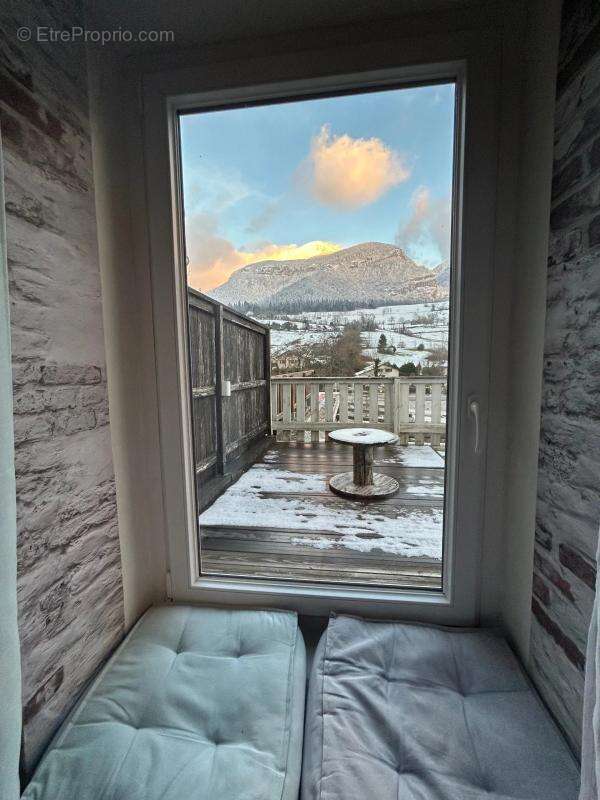 Appartement à POMMIERS-LA-PLACETTE