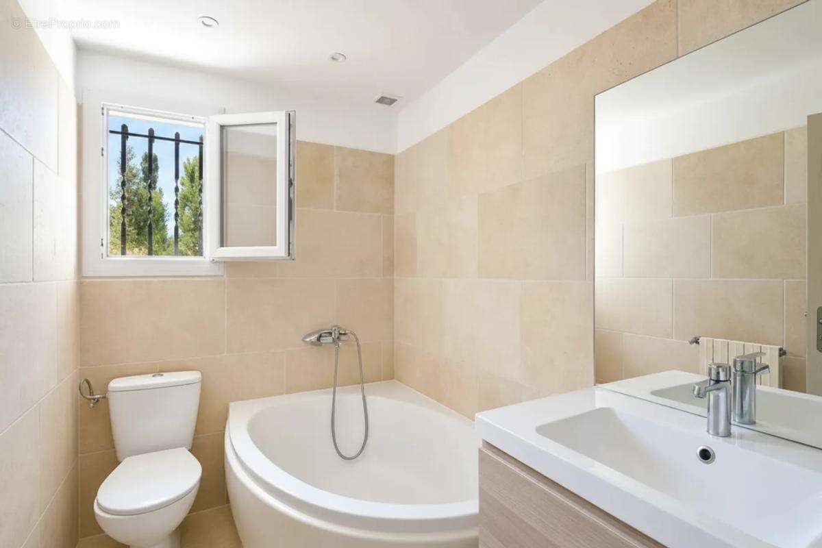 Maison de 6 pièces de 153,72 m² à Vedène - photo 10