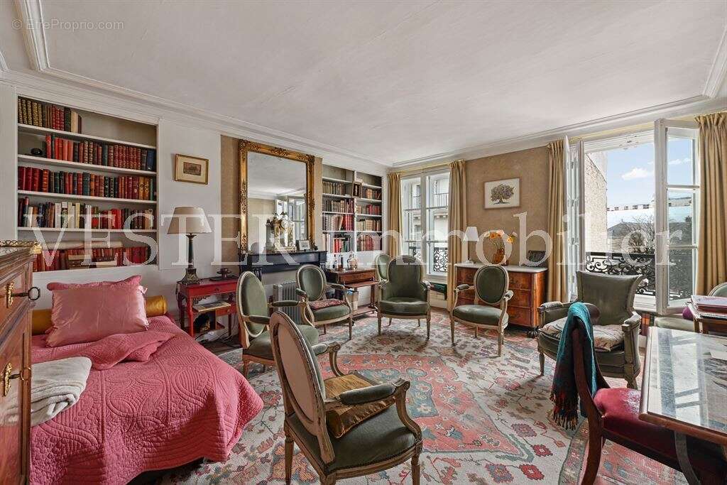 Appartement à PARIS-7E